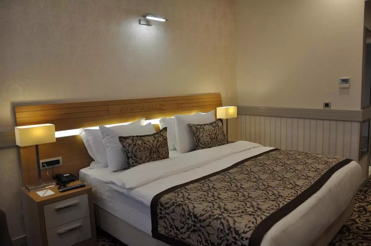 grand itimat denizli hotel bed (Copy).jpg